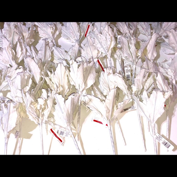 WHITE POINSETTIA CHRISTMAS FLORAL PICKS